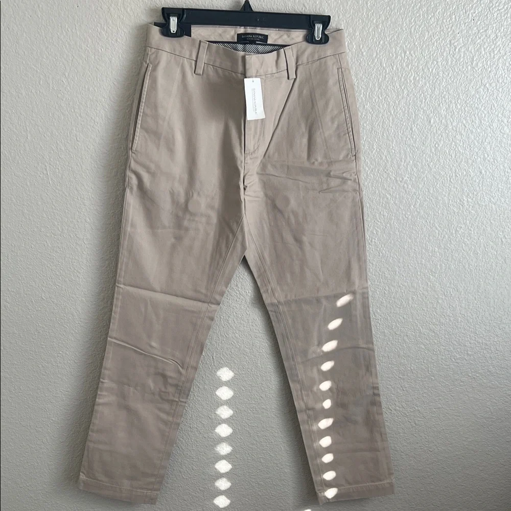NWT Banana Republic Gavin Beige Chinos 27x30. Was $59